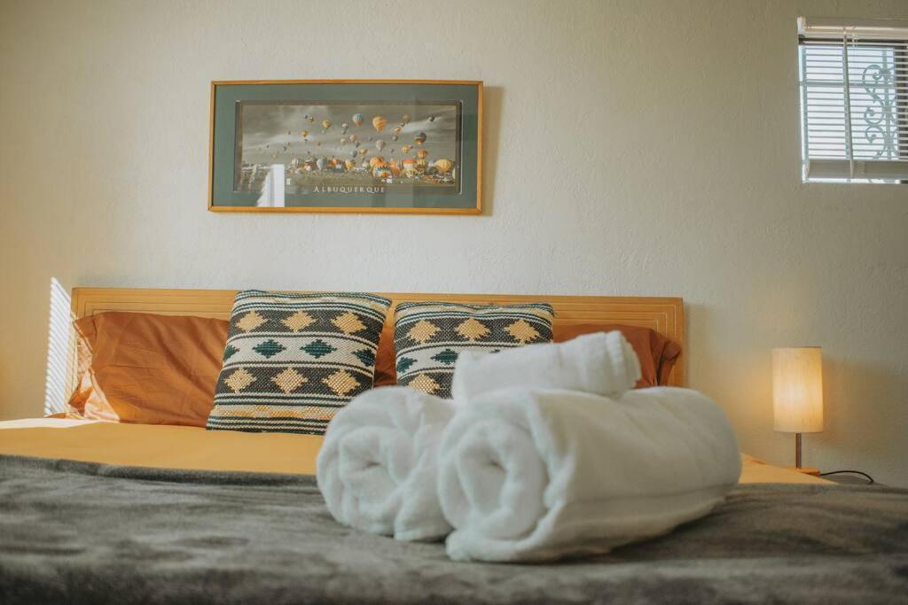 Villa Casa Charleston-3Br-2Bath-Hot Tub-Pet Friendly-No Pet Fees! à Albuquerque Extérieur photo