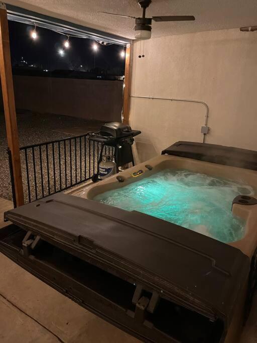 Villa Casa Charleston-3Br-2Bath-Hot Tub-Pet Friendly-No Pet Fees! à Albuquerque Extérieur photo