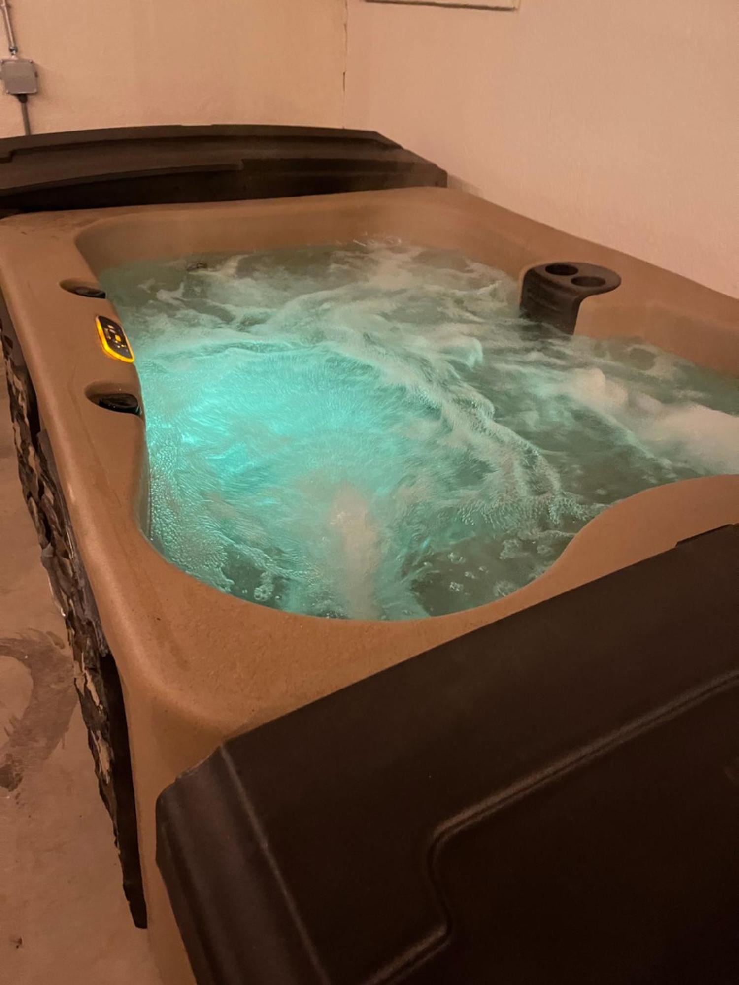 Villa Casa Charleston-3Br-2Bath-Hot Tub-Pet Friendly-No Pet Fees! à Albuquerque Extérieur photo